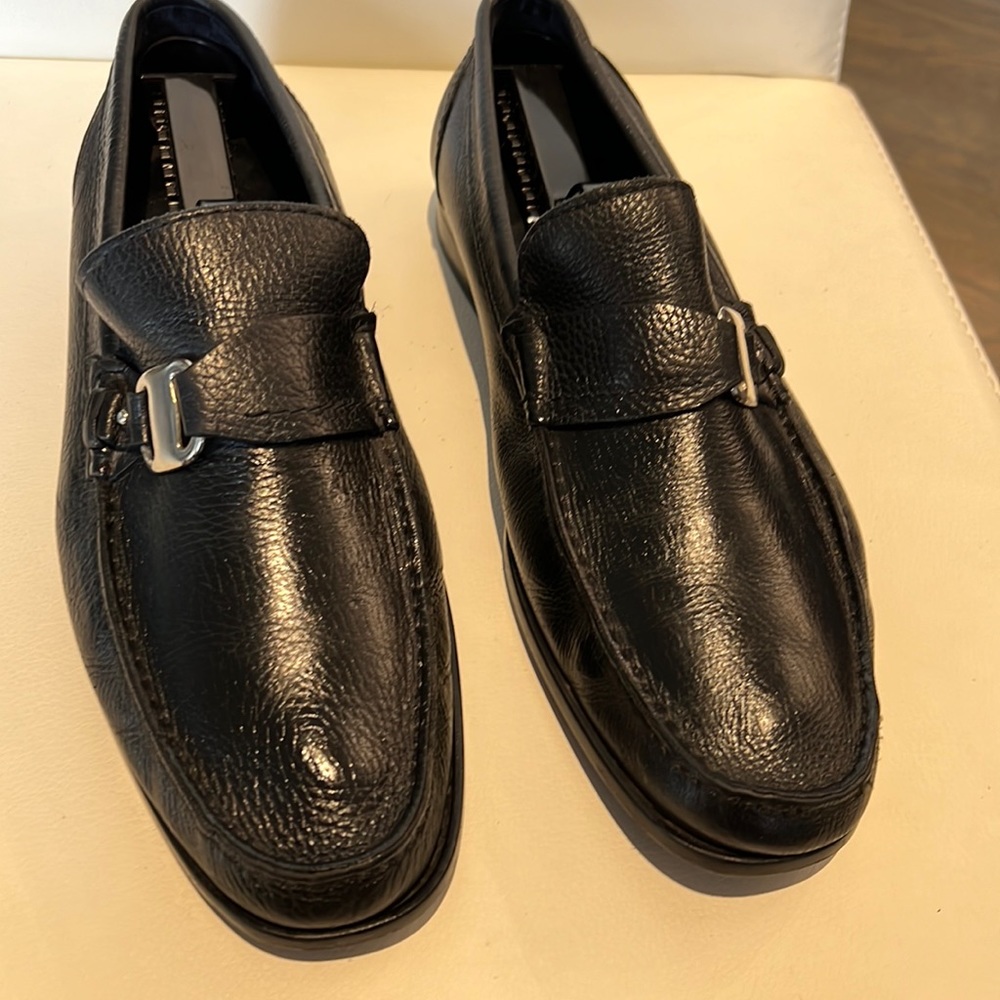 Sandrino side buckle loafer